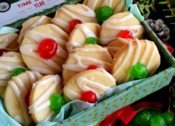 Old Fashioned Christmas Cherry Cookies